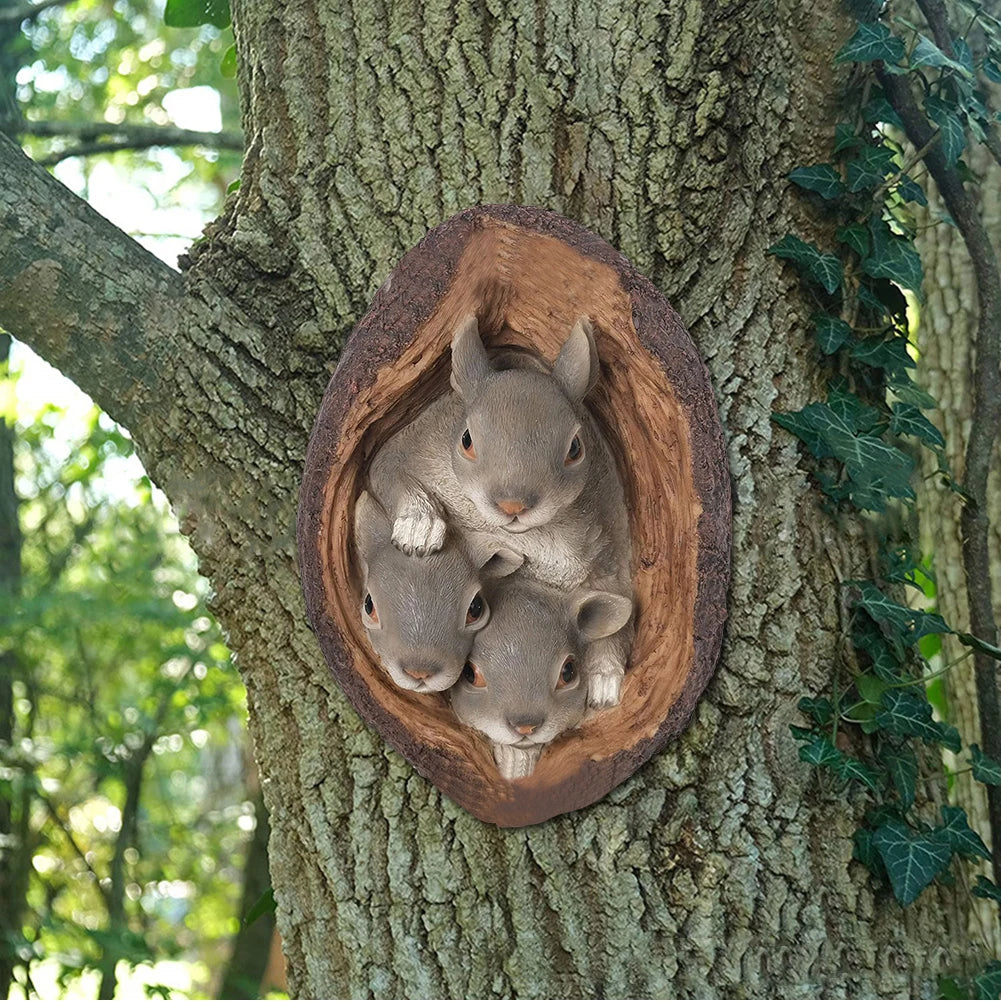 Squirrel Tree Hugger Yard Art Outdoor Tree Hole Statues Tree Face Decor Novelty Garden Decoration Outdoor Yard Art Sculpture