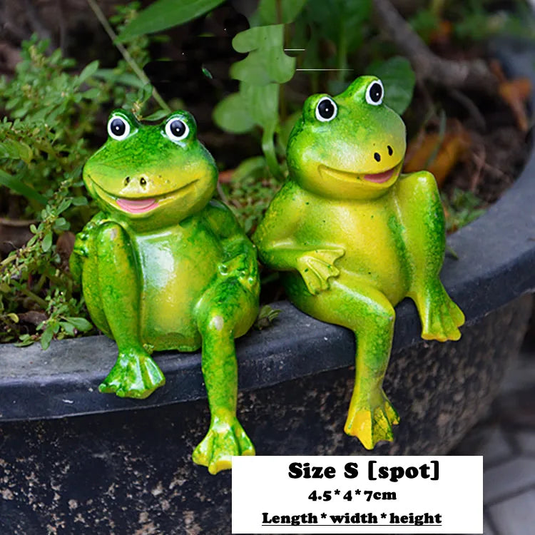 2pcs/Set Cute Resin Sitting Frogs Statue Outdoor Garden Store Decorative Frog Sculpture For Home Desk Garden Decor Ornament