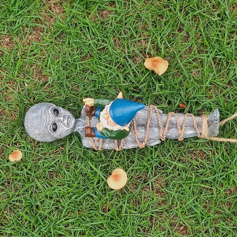 Funny Garden Gnome Grab Alien Statue Garden Decor Weatherproof And Durable Perfect For Outside Lawn Patio Yard Decoration
