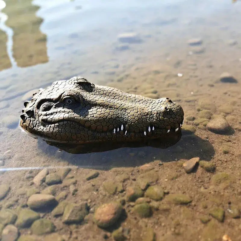 Outdoor Garden Pond Resin Floating Crocodile Hippo Scary Statue Creative Home Decoration For Garden Halloween Decor Ornament