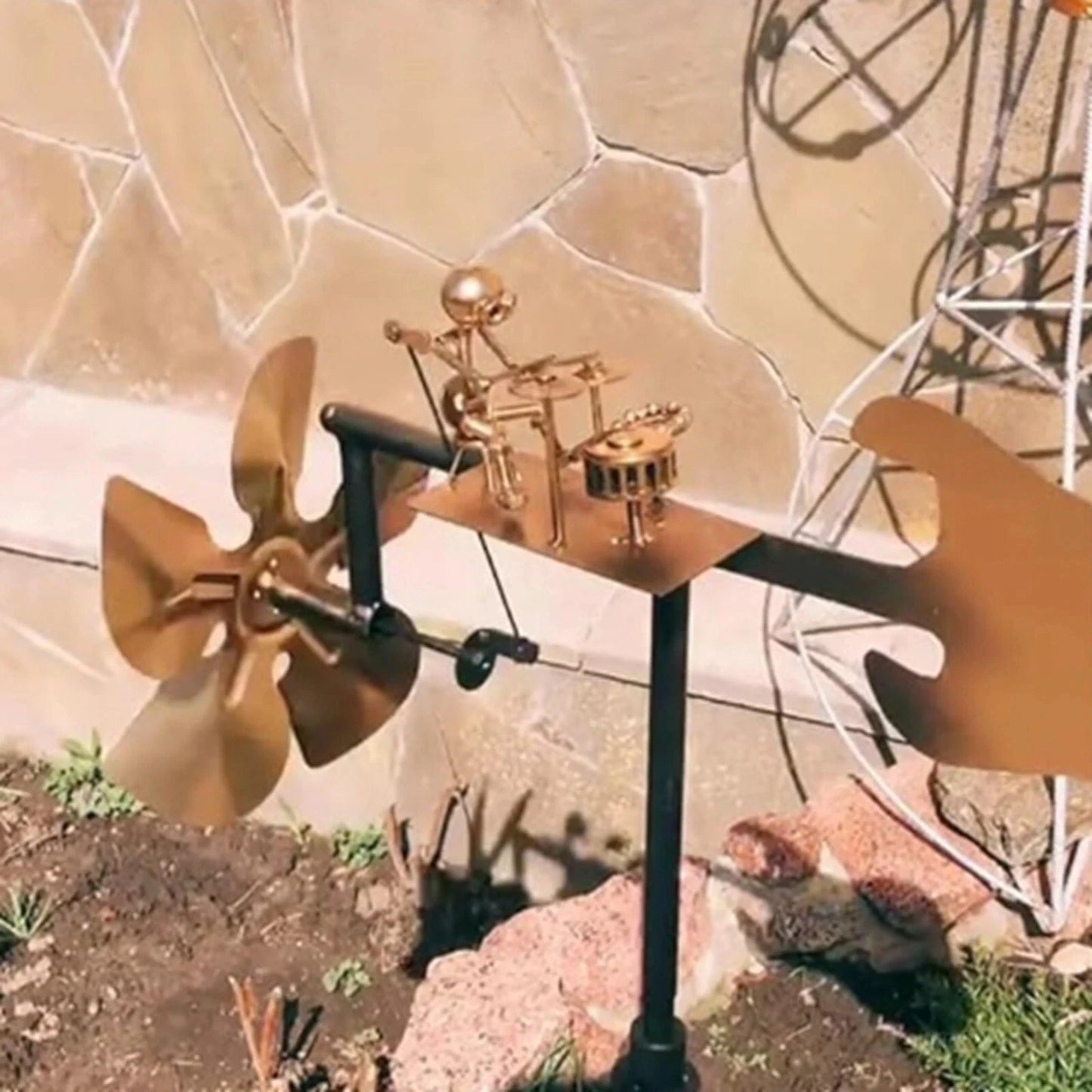 Metal Wind Spinner Handmade Metal Drummer Windmill Statue Rust-proof DIY Decorative Wind Power Rock Art Statue for Yard Garden