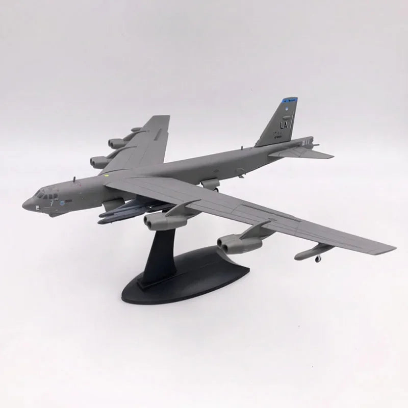 B-52H Strategic Bomber 1:200 Scale Diecast Model