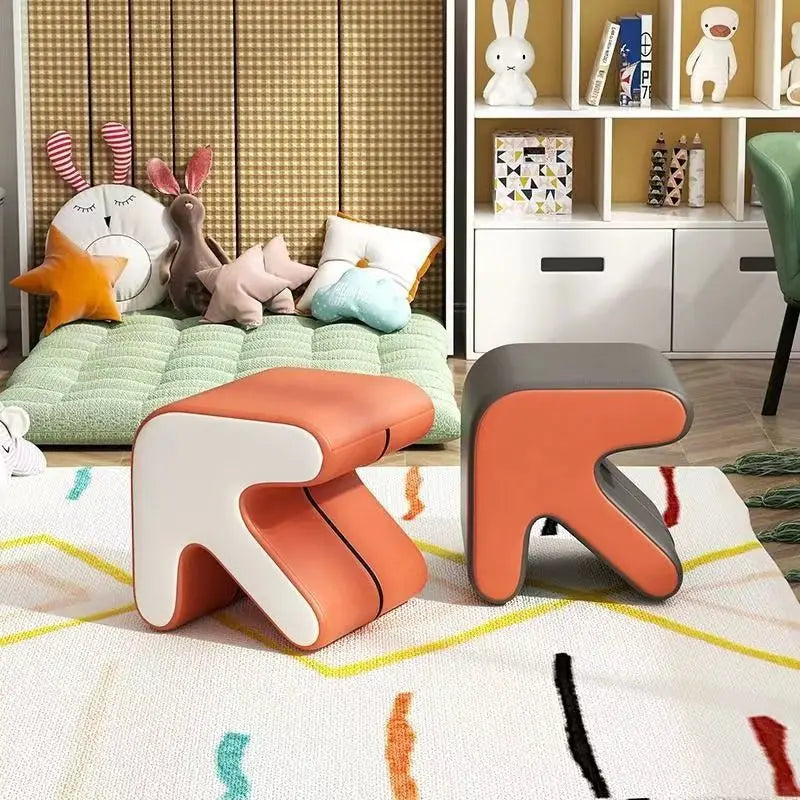 Realife Nordic Fitting Room Arrow Small Stool For Home Use Shoe Changing Stool Entrance Living Room Sofa Side Creative Low Stool