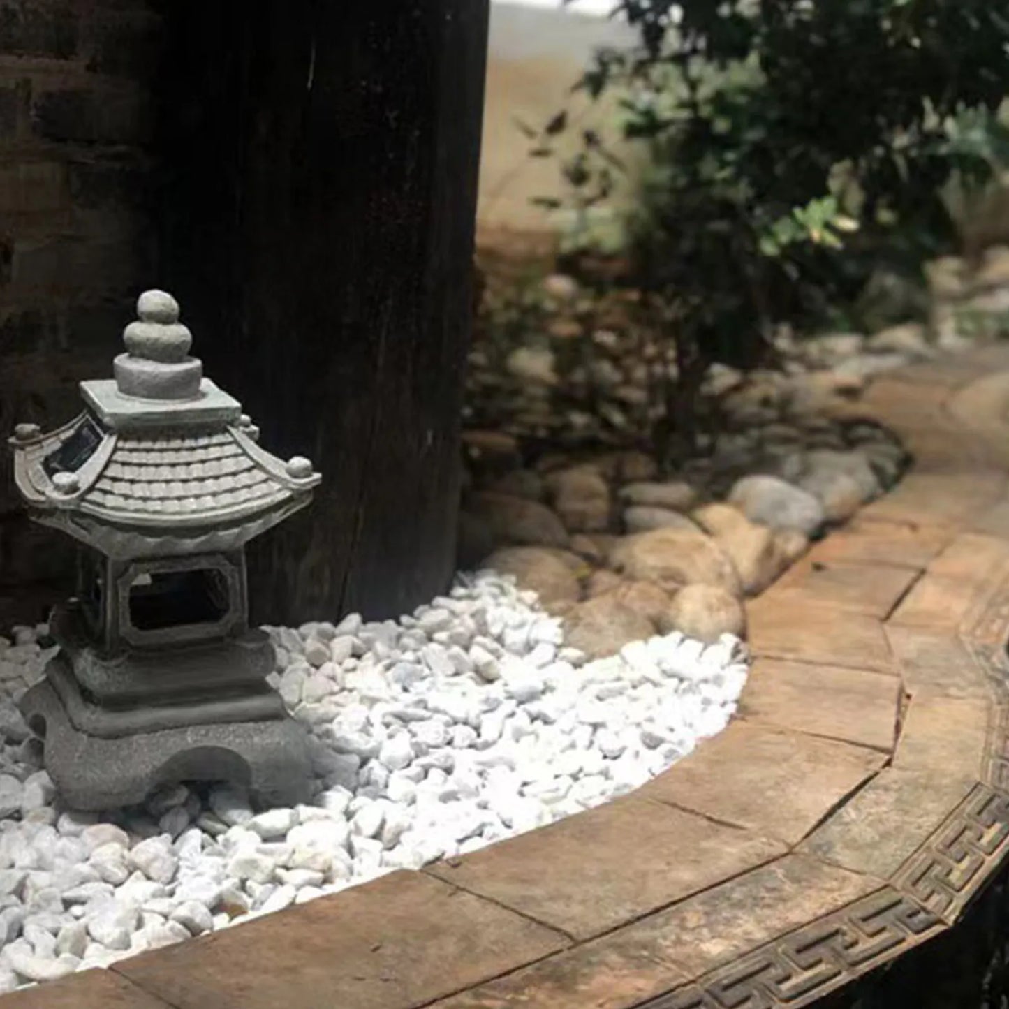 Pagoda Statues Outdoor Solar Powered Statue Japanese Garden Decor Outdoor Zen Garden Lantern Flickering LED Garden Light