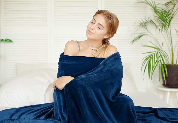 Utopia Bedding Fleece Blanket California King Size Navy 300GSM Luxury Fuzzy Soft Anti-Static Microfiber Bed Blanket (102x96 Inch)