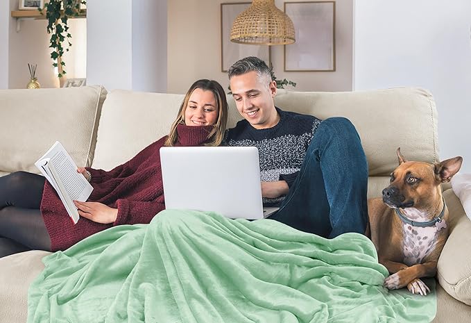 Utopia Bedding Fleece Blanket Queen Size Mint Green (90x90 Inches) Ultra Soft Warm Lightweight Microfiber Breathable Anti-Static Cozy Bed Blanket, All-Season Home Decor Gift for Men & Women