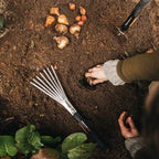 Fiskars Xact Hand Rake, Heavy Duty Gardening Hand Tool with Ergonomic Handle and Hanging Hole for Storage, Stainless Steel Head and Tines, Perfect for Maintaining a Raised Garden Bed