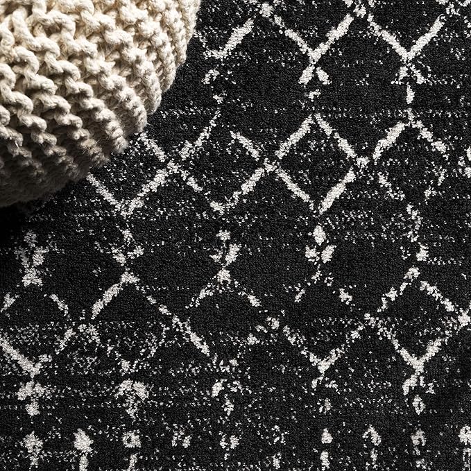 JONATHAN Y Boho Vintage Diamond Black/Ivory Round Area Rug 7 ft, Moroccan Hype for Living Room, Bedroom, Kitchen, Office, Easy-Cleaning, High Traffic, Pet-Friendly, Non-Shedding (MOH101D-7R)