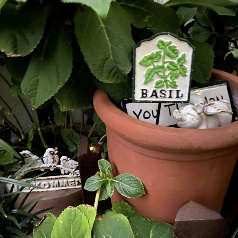 Cast Iron Vintage Plant Markers, Garden Labels, Rustic Decor for Balcony and Yard, English Letter Tags.