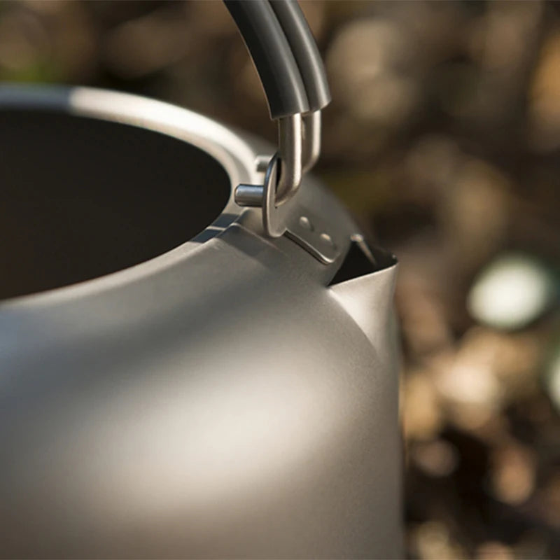 Keith Titanium Kettle 1L, Bacteriostatic Flatware, Ultralight Outdoor Camping Tableware Coffee Kettle, Travel Cookware Pot