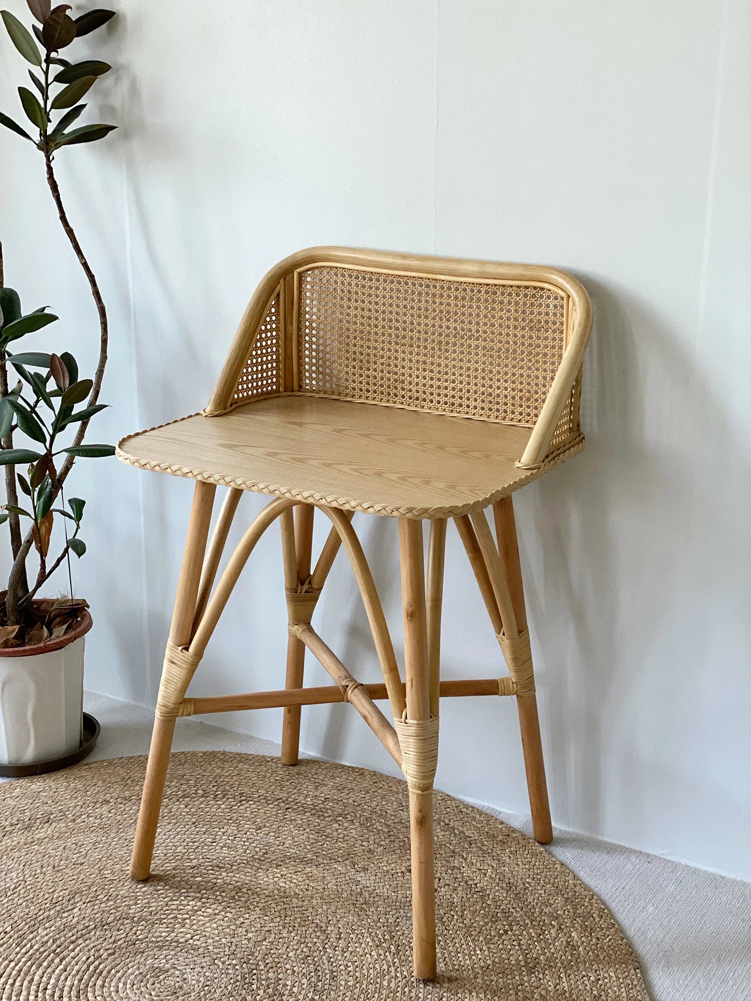 Nordic Small Vanity Table Portable Rattan Minimalist Unique Makeup Desk Dressers Seating Corner Coiffeuse De Chambre Furniture