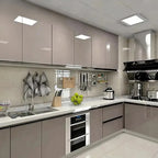 Design Automatic Modern Kitchen Cabinets Kitchen Cupboard with Soft Closing Handle Drawers Modern Cabinet Make in China