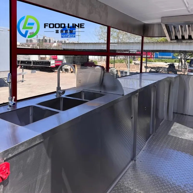 Customized Mobile Food Trucks Equipped with Complete Kitchen Equipment Street Food Pizza Ovens Barbecue Food Trailers