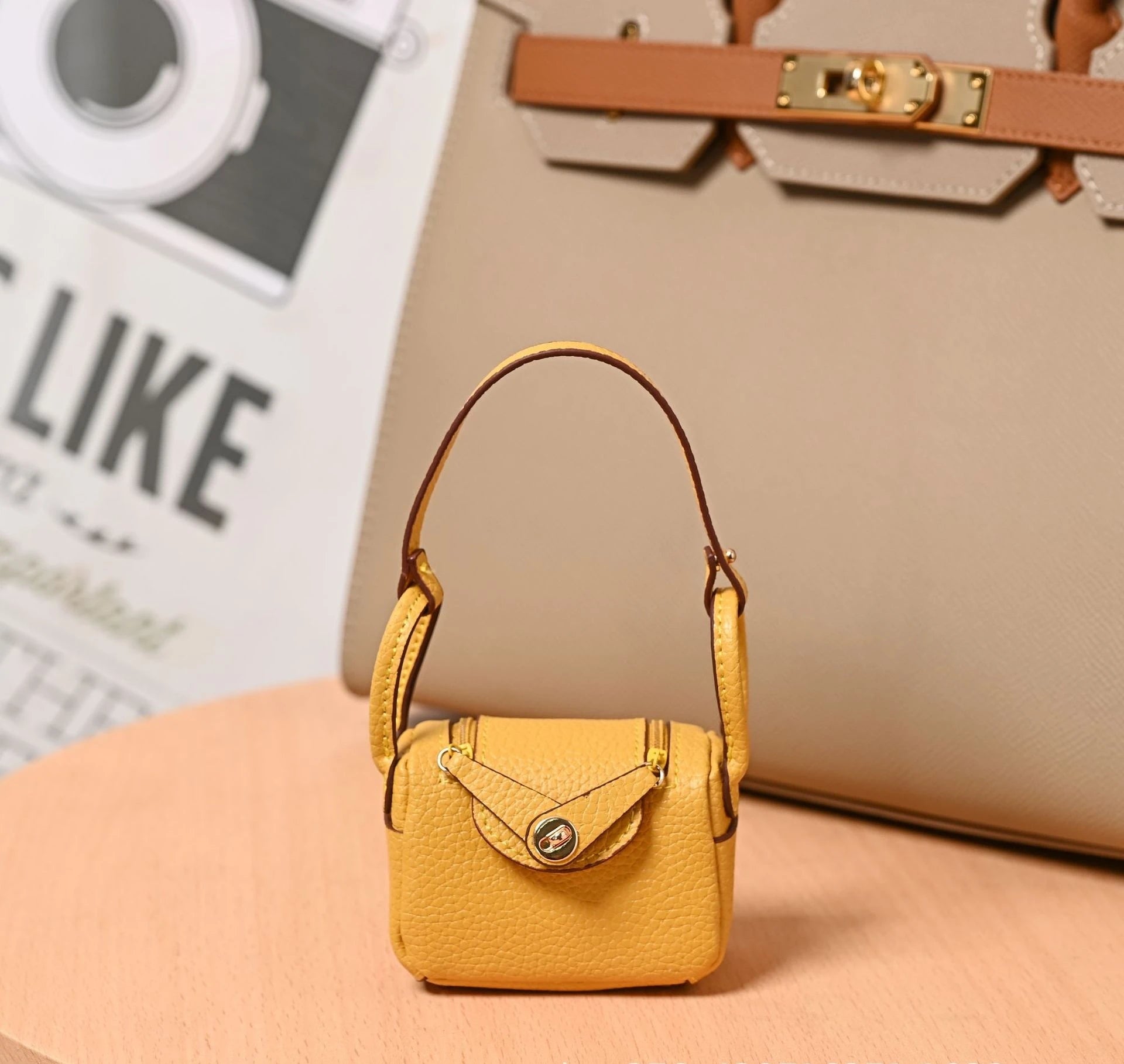 Classic Solid Color Mini Bag Advanced Bluetooth Earphones Storage Bag Change Cart Creative Keychain Decoration Lightweight