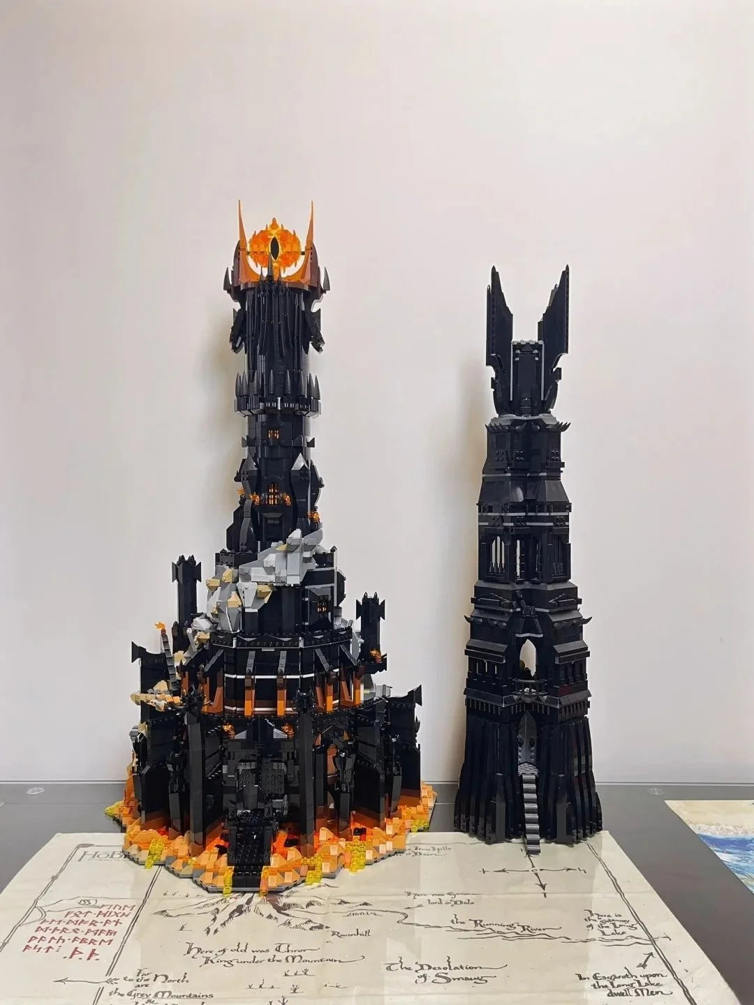 newIN STOCK Black Tower compatible 10237 Home decorations Blocks Bricks 2359Pcs Educational Toys Birthday Boy Gifts10333