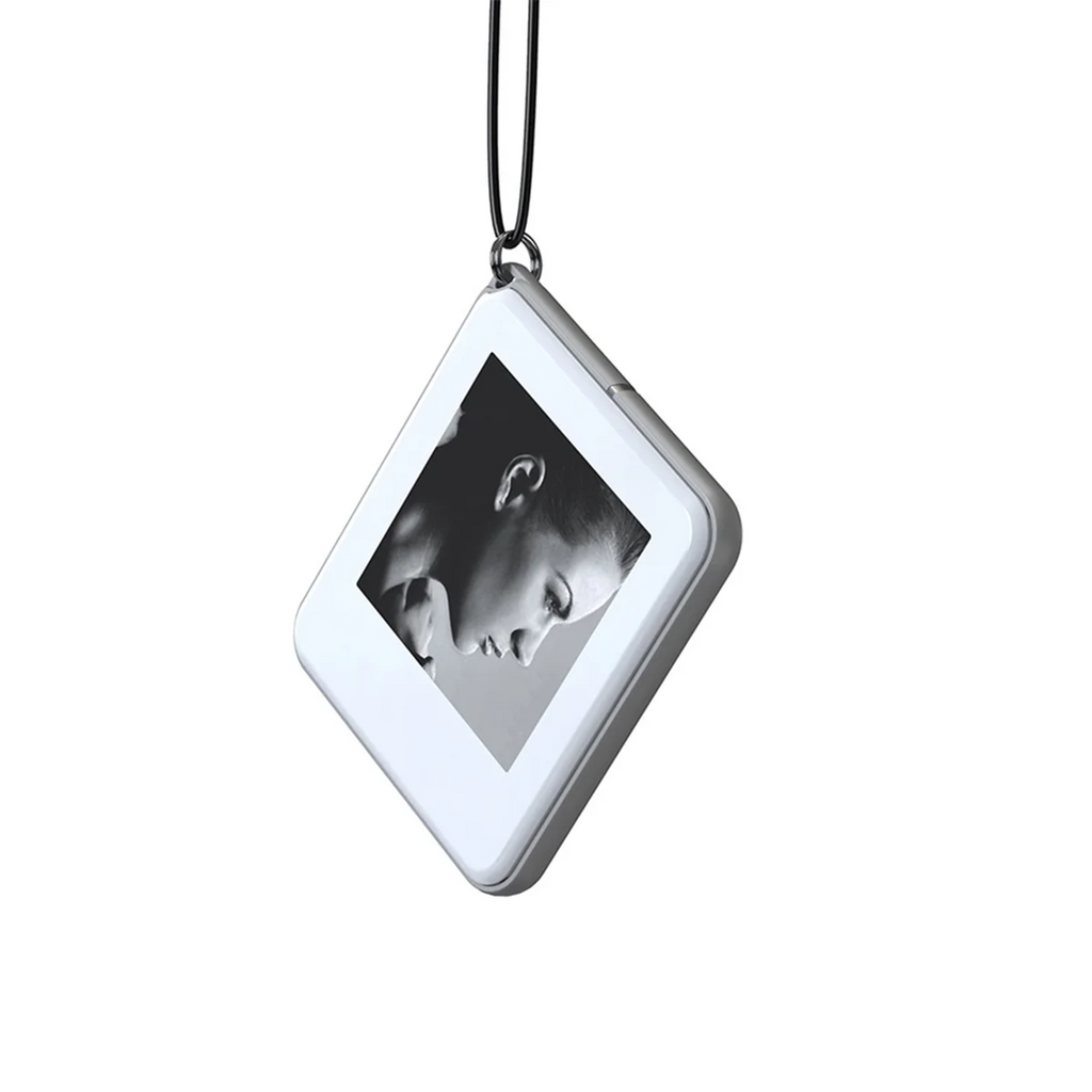 Newest  NFC Function Keyring 1.54-Inch Three Color Display Screen Image Wireless Transmission Keychain Ink Screen