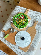 1 Pcs Dollhouse Miniature Kitchen Metal Stock Pot & Kettle: 1/12 Mini Simulation Kitchen & Dining Table Household Cookware Decor