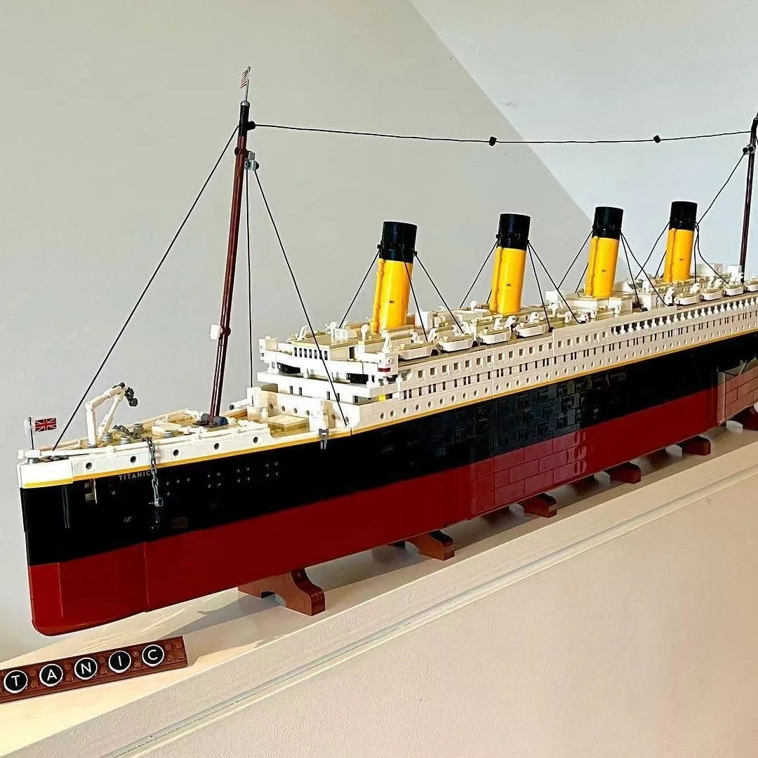New 9090Pcs Movie Large Cruise Boat Ship Model Building Diy Toys Children Boys Gift Compatible with 10294