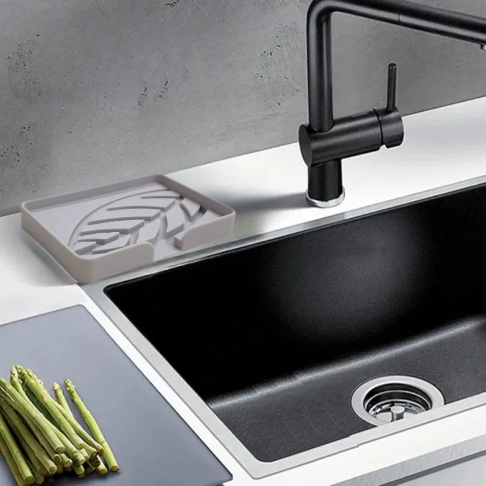 Kitchen Sink Sponge Holder Silicone Soap Dish Bar Soap Holder Self Draining Anti-slip Storage Rack Bathroom Kitchen Supplies