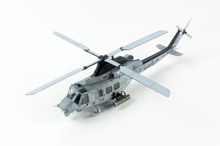 New Dream Model 1/72 UH-1Y Venom Assemble Helicopter Model DM720018 Uncolored Collectible Ornament Custom Toy Birthday Gift