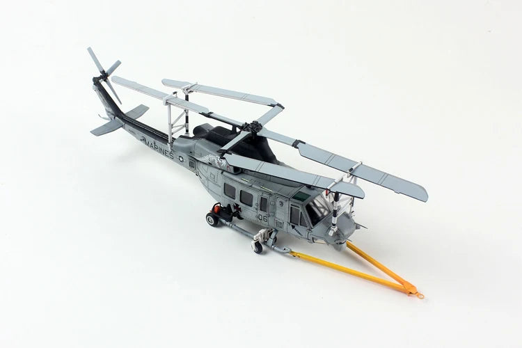New Dream Model 1/72 UH-1Y Venom Assemble Helicopter Model DM720018 Uncolored Collectible Ornament Custom Toy Birthday Gift