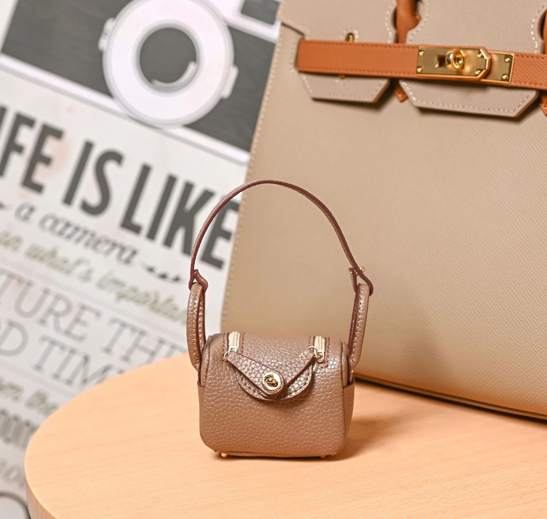 Classic Solid Color Mini Bag Advanced Bluetooth Earphones Storage Bag Change Cart Creative Keychain Decoration Lightweight