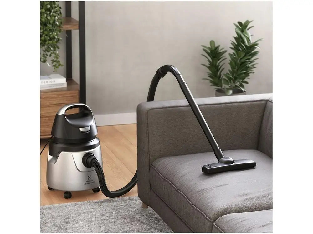 Electrolux 1400W - 220V Vacuum Cleaner and Water