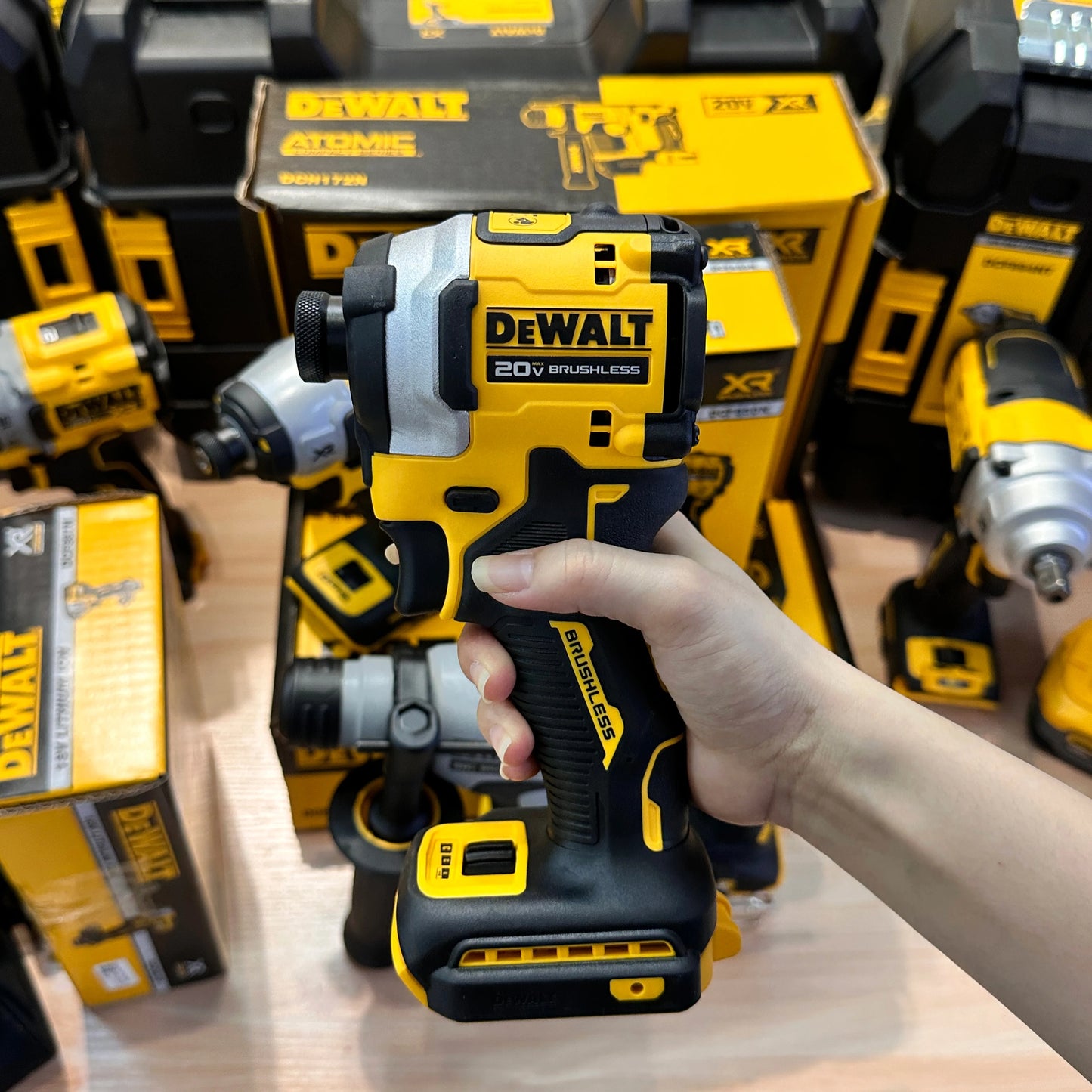 DEWALT DCF850 DCF887 20V Impact Driver 205NM Brushless Motor Cordless Rechargable Screwdriver Electric Impact Drill Power Tools