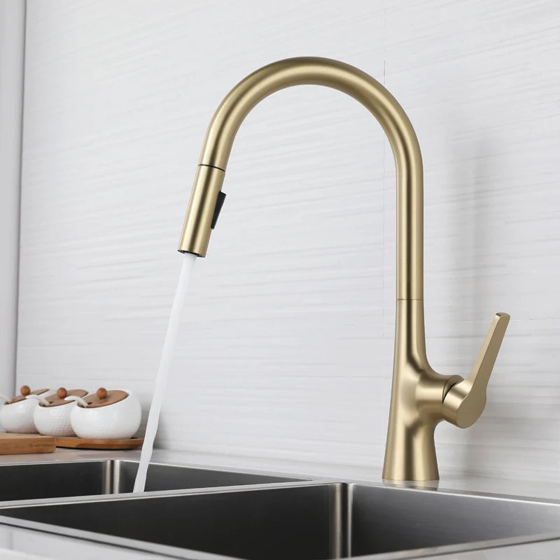 Brushed Gold Pull Out Kitchen Faucet Deck Mounted Stream Sprayer Hot and Cold Water Wash Sink Mixer Tap Brass 360 Rotation Crane