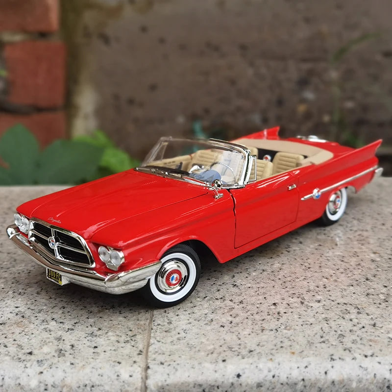 1:18 Chryslers 300FC 1960 Alloy Sports Car Model Diecast Metal Classic Retro Vehicles Car Model Simulation Collection Kids Gifts