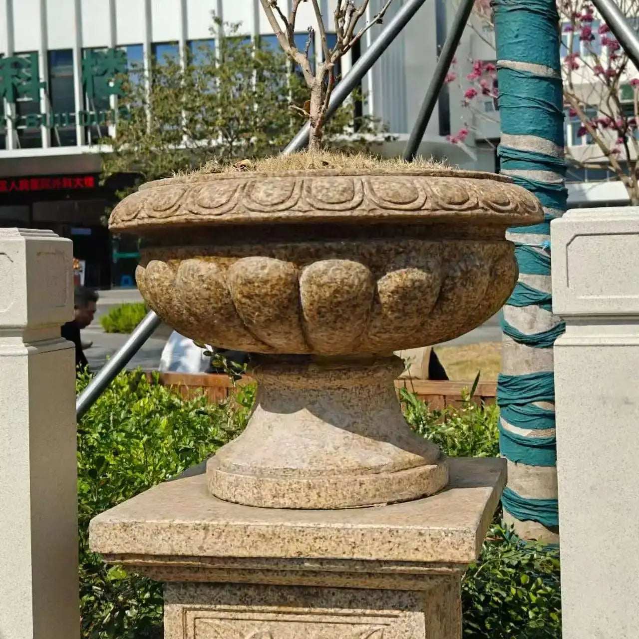 45cm diameter large circular cement flowerpot mold, suitable for garden potted plants, balcony and courtyard decoration