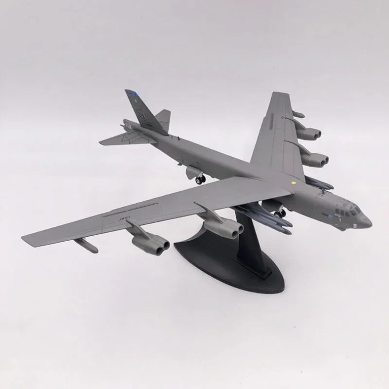 B-52H Strategic Bomber 1:200 Scale Diecast Model