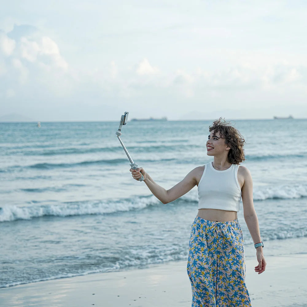 FeiyuTech VB4 Kit Smartphone Gimbal Stabilizer with AI Tracking & Integrated Fill Light, 216mm Extension Rod, for iPhone/Android