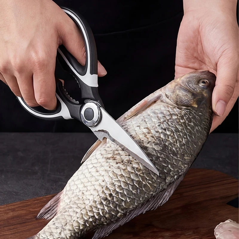 Stainless steel kitchen scissors with multi-functional chicken bone cutter are suitable for cooking, baking and meal preparation