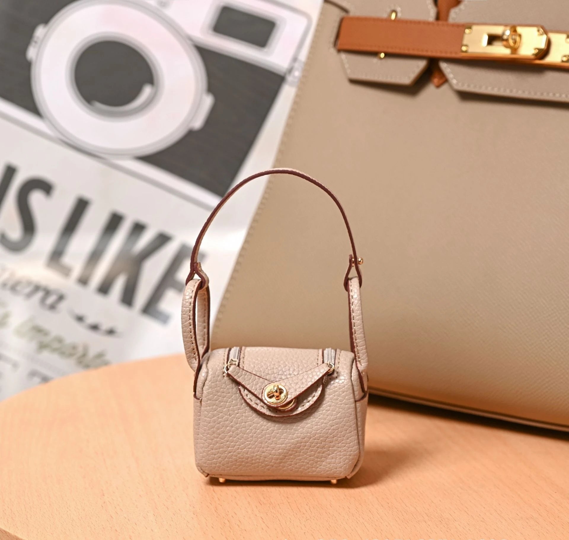 Classic Solid Color Mini Bag Advanced Bluetooth Earphones Storage Bag Change Cart Creative Keychain Decoration Lightweight