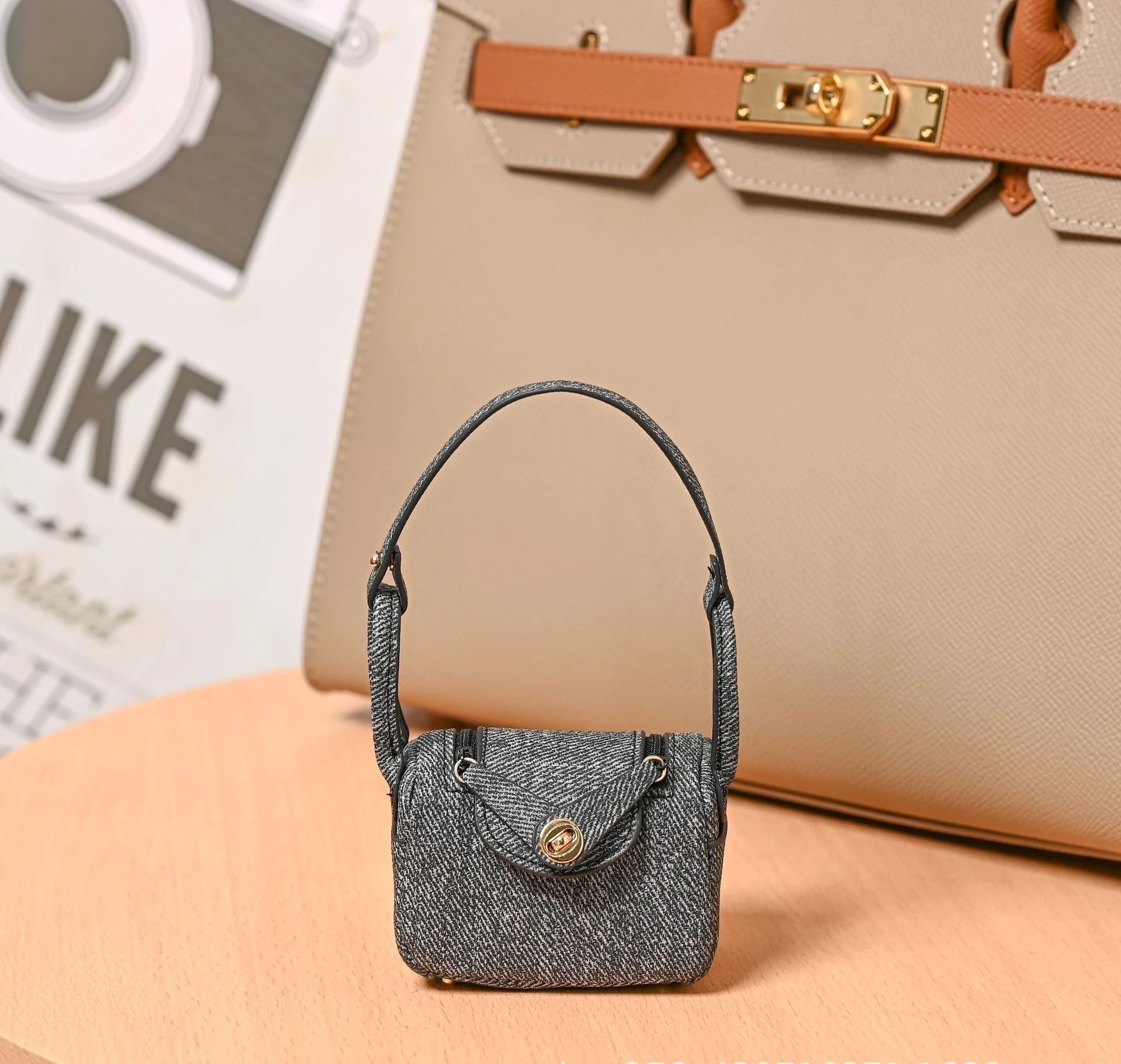 Classic Solid Color Mini Bag Advanced Bluetooth Earphones Storage Bag Change Cart Creative Keychain Decoration Lightweight