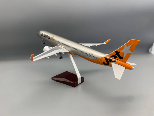 Jetstar Airways A321 1/100 Scale 47cm Collectible Plane 321 Jetstar Toy Airplane Model for Aviation Souvenir Plane Toy with Stan