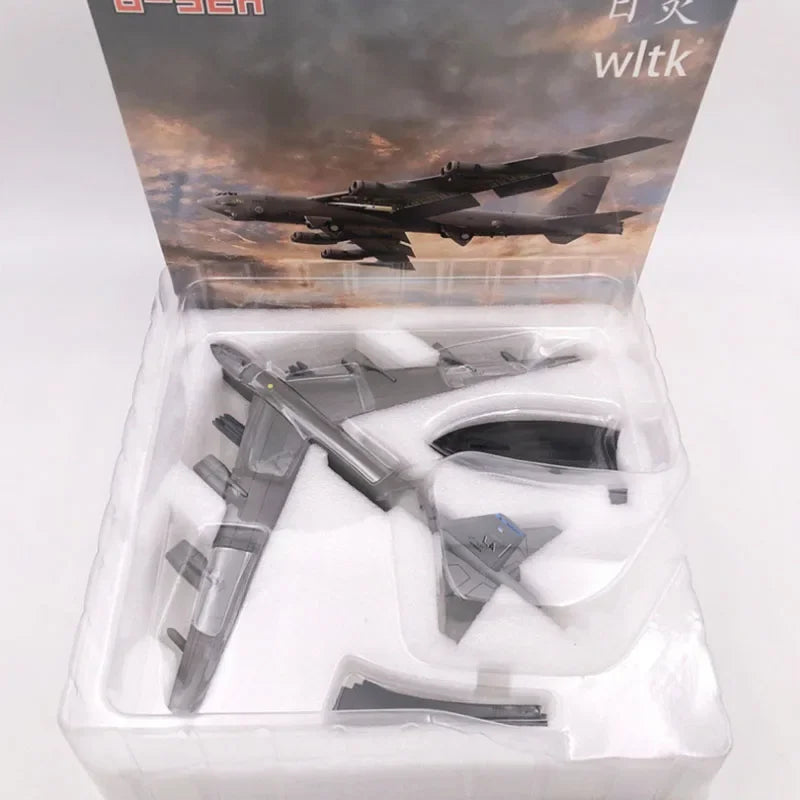 B-52H Strategic Bomber 1:200 Scale Diecast Model