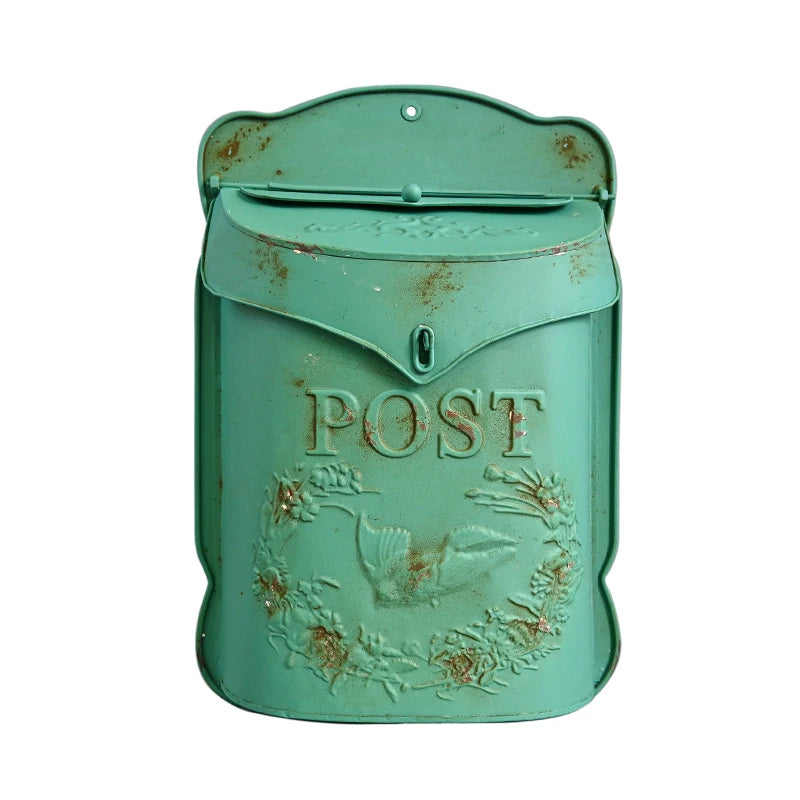 Outdoor Metal Mailbox Farmhouse Design Vintage Style Post Box for Leaving Message Wall Mounted Post Garden Decoration