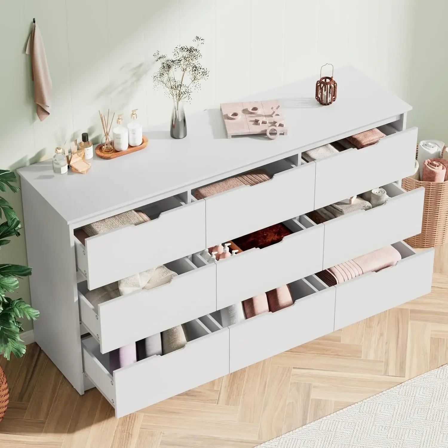 9 Drawer White Dresser for Bedroom with Deep Drawers, Large Dressers & Chest of Drawers Handle Free